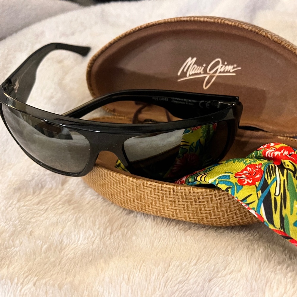 Maui Jim Black Sunglasses